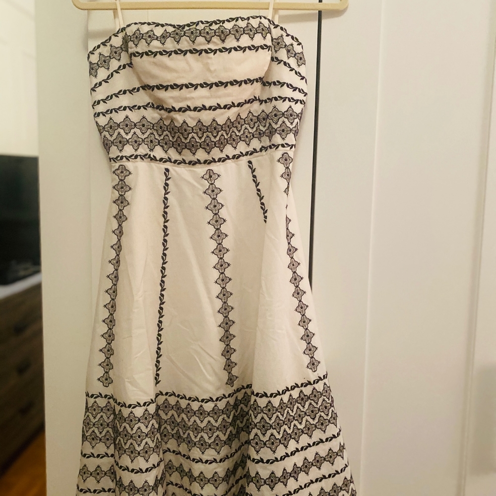 BCBG Spring-Summer Dress - Picture 8 of 8